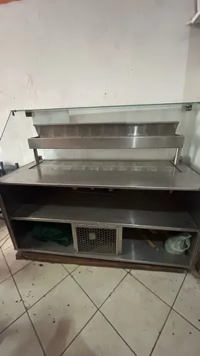 Balcão Refrigerado Self-Service Inox e Madeira 220V com Vidro