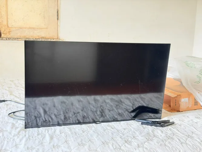 Smart TV TCL 32" - Menos de 4 meses de uso (Na Caixa / Impecável)
