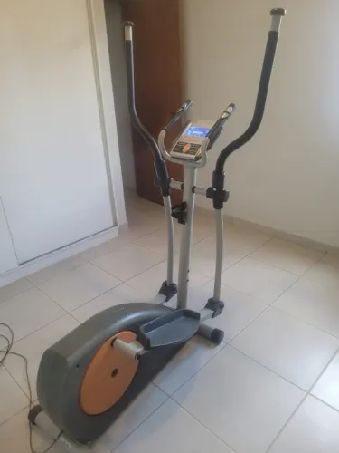 Aparelho de ginástica Elíptico Athletic Advanced 460EP