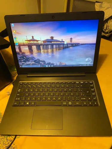 Notebook Positivo, perfeito para estudar