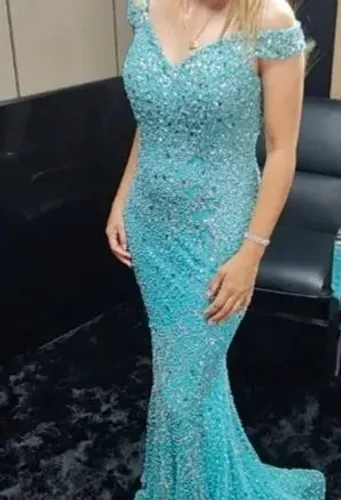 Vestido todo bordado