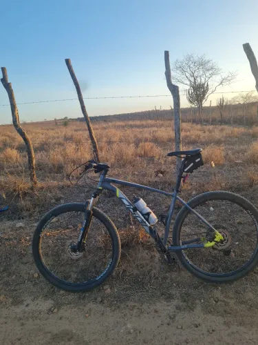 Bicicleta Oggi 7.1 tamanho 19