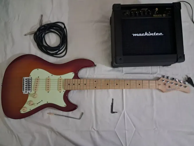Kit Guitarra Strinberg STS-100 + Amplificador Maxx 15 + Cabo + Acessórios - Completo