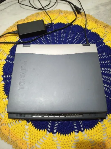 Notebook antigo Toshiba satélite Pentium 3 coleção