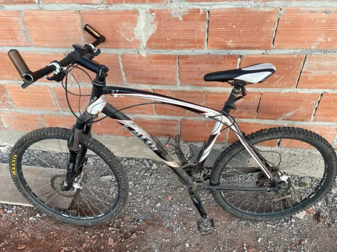 MOUTAIN BIKE CALOI ELITE 2.7 EXCELENTE CONSERVAÇÃO 27 MARCHAS 