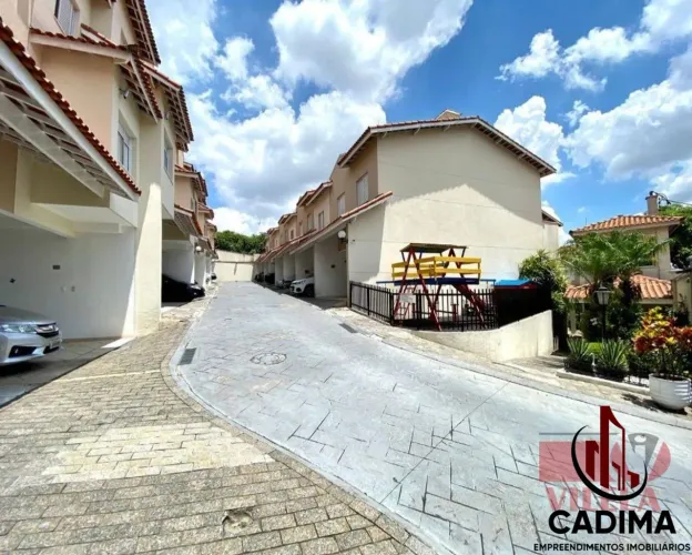 Casa em condomínio para venda com três dormitórios na Vila Alpina!