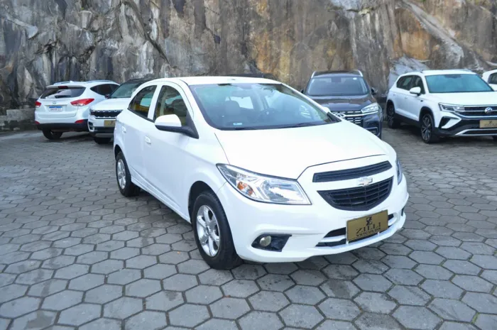 Chevrolet Onix Hatch LS 1.0 8V Flex Power Mec. 4P 2016