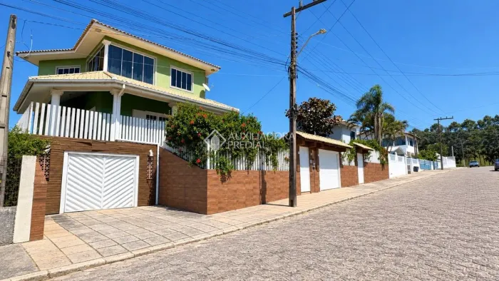 CASA À VENDA - VILLAGE - IMBITUBA - SC