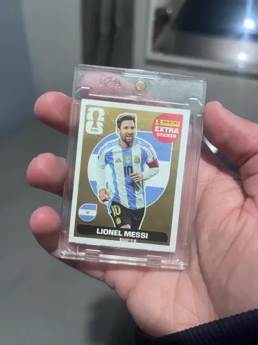 FIGURINHA LEGEND MESSI DOURADO