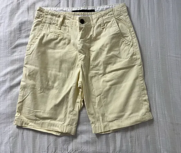 Bermuda amarela masculina