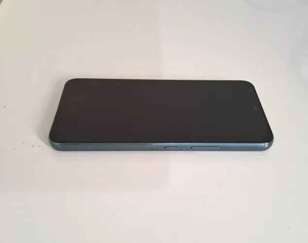 S22 com detalhe no display