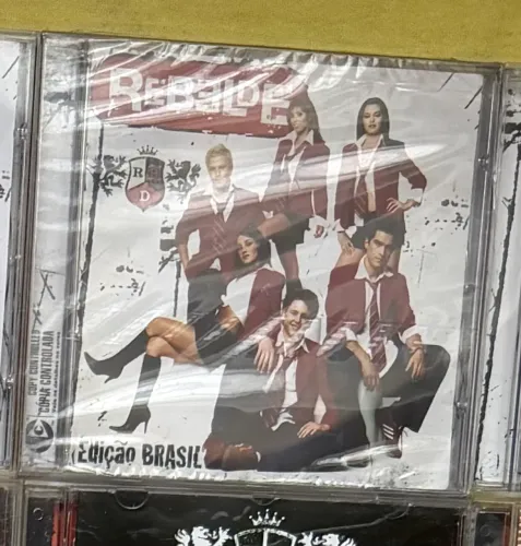 CD REBELDE Edição Brasil - RBD (LACRADO DA ÉPOCA)