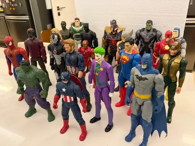23 Personagens - Bonecos Super Heróis