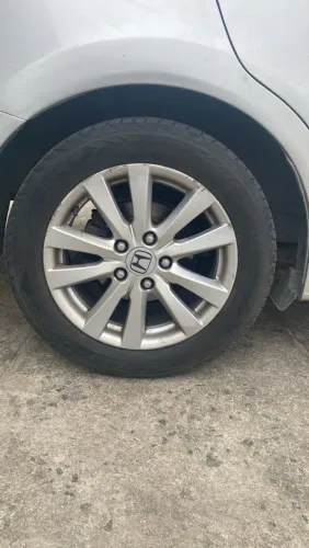 Troco com volta rodas Honda civic + pneus Goodyear 