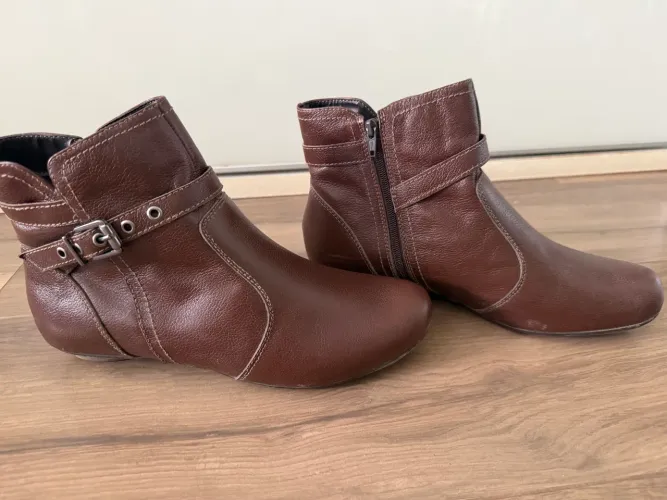 Bota Jorge Bischoff 39 marrom