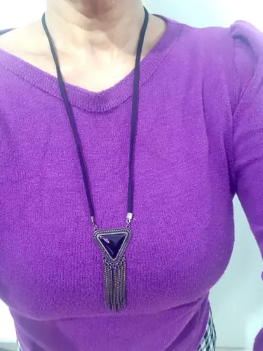 colar com pedra obsidiana negra