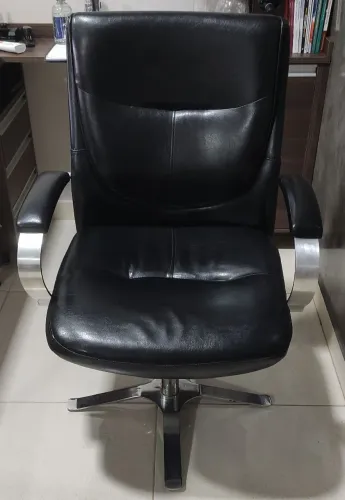 Cadeira executiva - couro 
