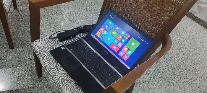 Notetbook processador core i3 8gb ram hd 1tera bateria boa já formatado