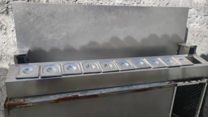 Aço inox 304. Tampo de mesa e cubas para manipulação. Medidas: 1,90mx67cm.