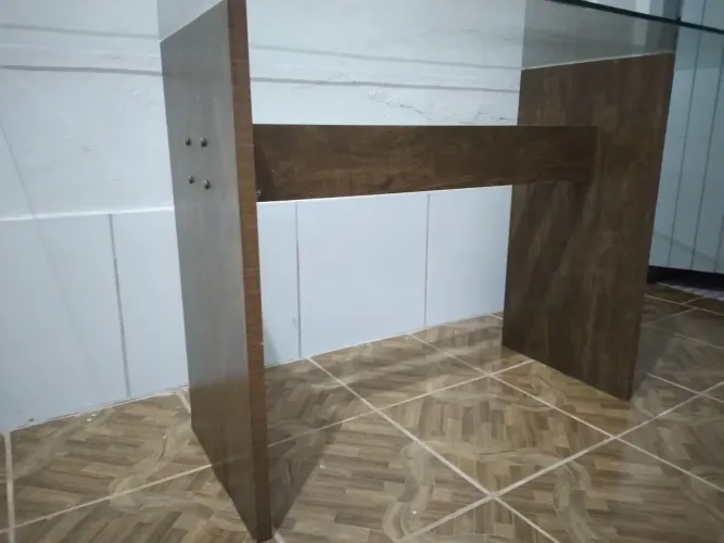 Mesa de vidro com 6 cadeiras 
