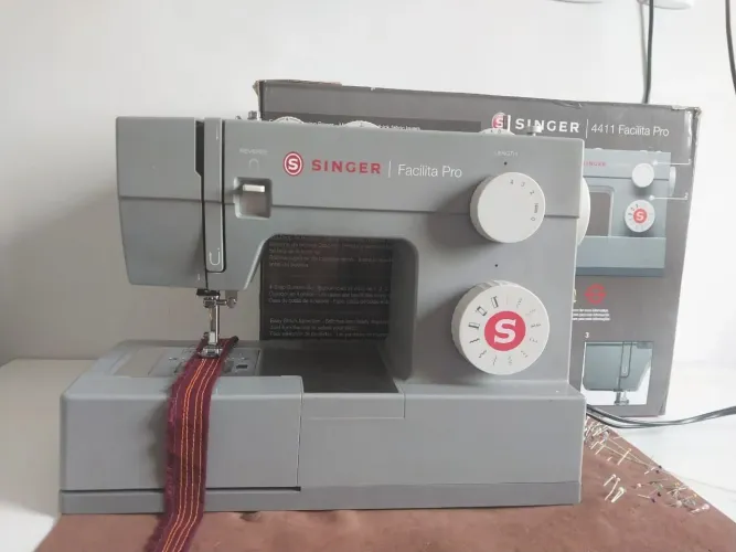 Máquina de costura Singer