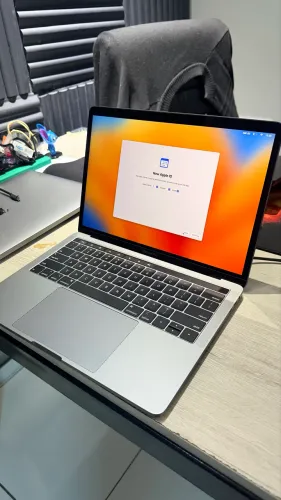 MACBOOK PRO 2018 16gb