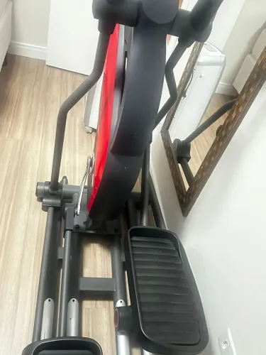 Elíptico Embreex E220