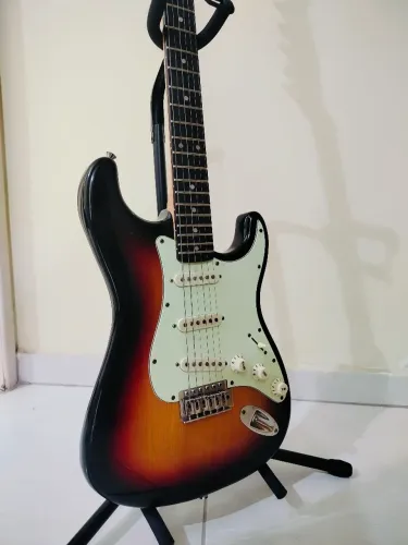 Guitarra Stratocaster SX + Caps.Fleor Alnico V (Só VENDA)