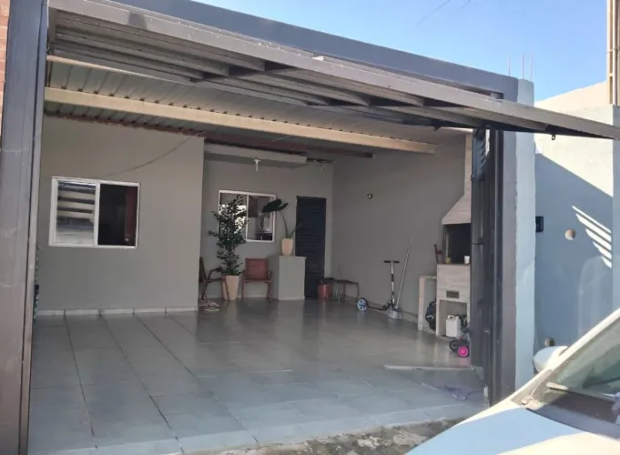 Vende-se casa no bairro Vereador Eduardo Andrade Reis (Zona oeste)