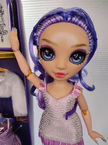 Boneca fantastic fashion violet rainbow high