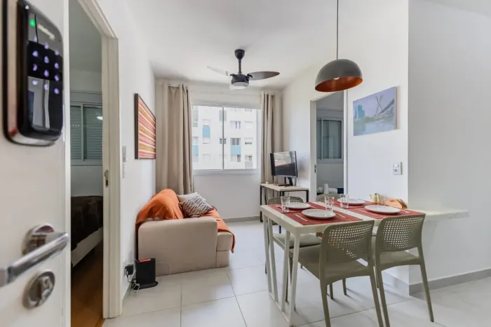 Apartamento Mobiliado à venda em Santo Amaro, São Paulo-SP com 2 quartos, 1 banheiro e 35m