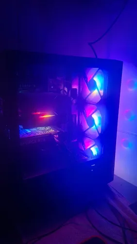 PC GAMER 2 MESES DE USO.