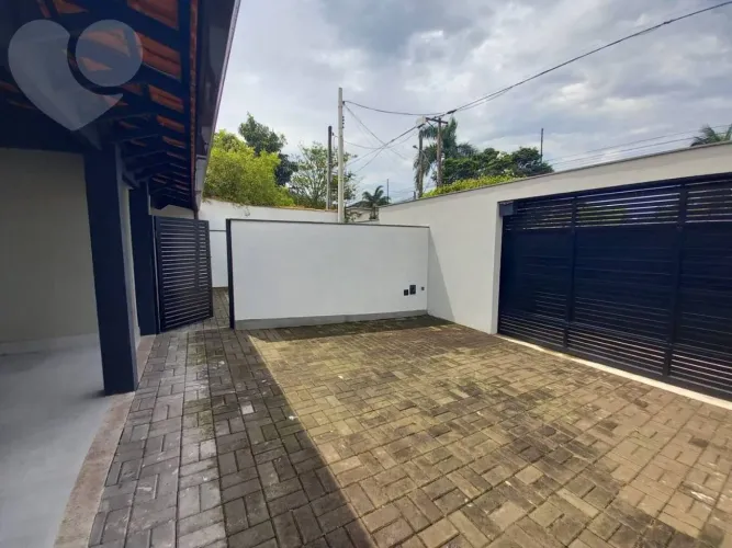 UA NOVA CASA EM PIRATININGA! Conforto, praticidade e qualidade de vida na Região Oceânica