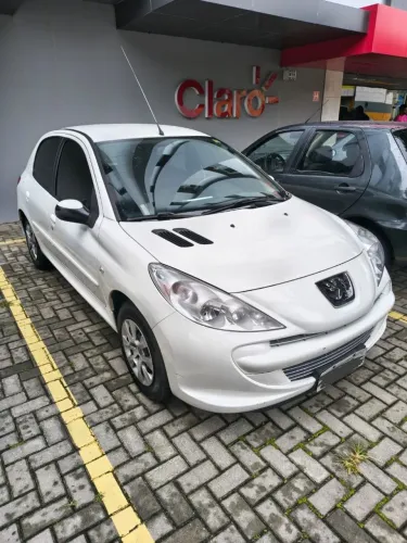 Peugeot 207 XR 1.4 Flex 8V 5P 2013