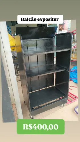 BALCÃO EXPOSITOR USADA