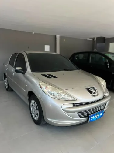 Peugeot 207 Sedan Passion XR 1.4 Flex 8V 4P 2013