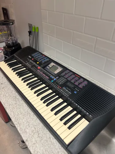 Teclado PSR-220 YAMAHA