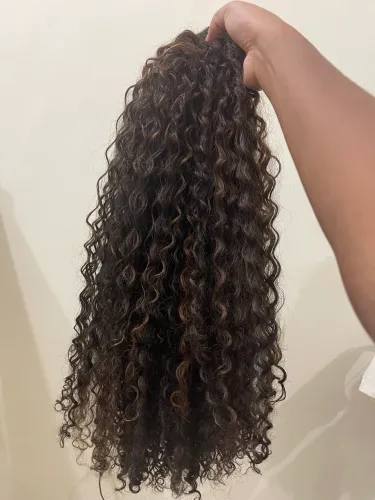 Wig cacheada