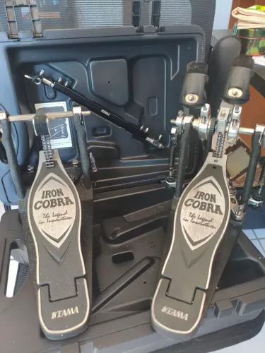 Pedal duplo tama Iron Cobra Power Glide com case