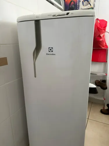 GELADEIRA ELTROTOLUX 240L