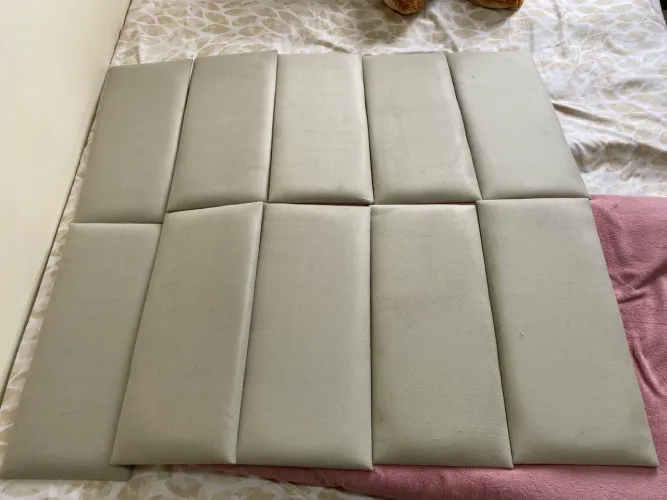 estou vendendo cabeceira nova, com fita dupla face atrás, cama king 10 placas