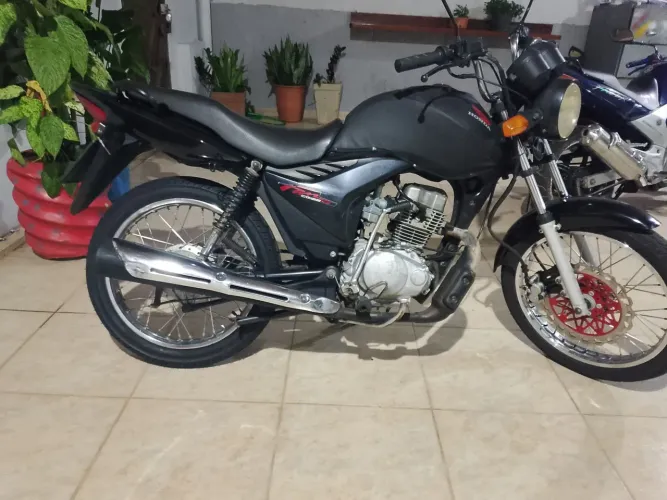 Vendo moto CG 125 fan ES