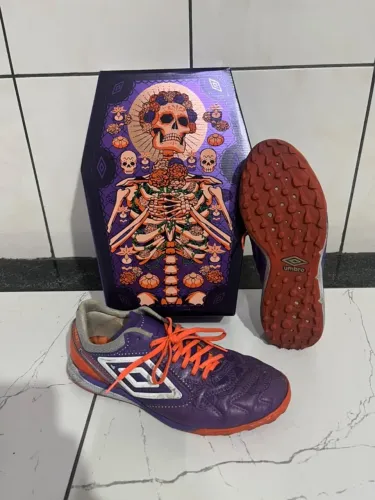 Chuteira Society Umbro Adamant Master Class Dia de Los Muertos (Tam 42)