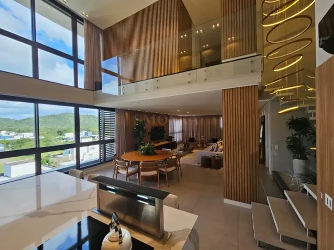 Duplex à venda todo mobiliado e decorado com vista para o Amoraeville em Jurerê Internaci
