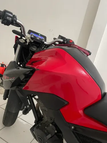 Carenagem do tanque da cb 300f lado esquerdo