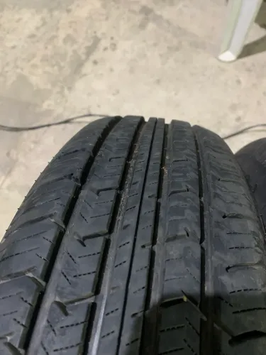 Vendo par de pneus 175/60/14 Hifly