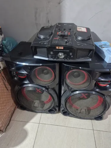 Vendo som da LG xboom pro