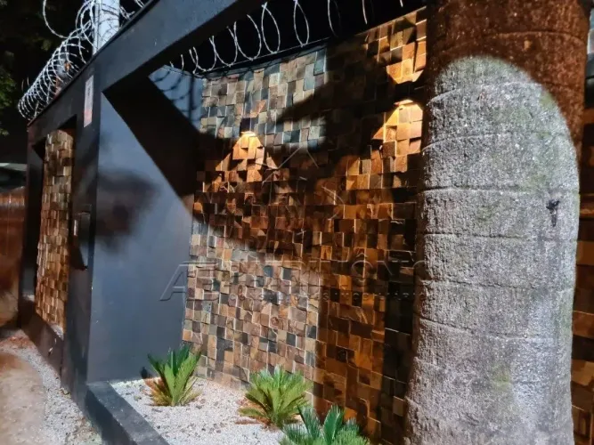 CASA COMERCIAL COM 11 SALAS - Faculdade