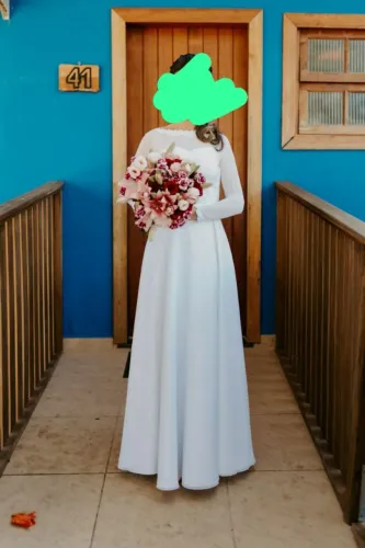 Vendo lindo vestido de noiva semi novo tamanho 36/38
