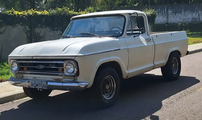 Chevrolet C-10 2.5/4.1 1976